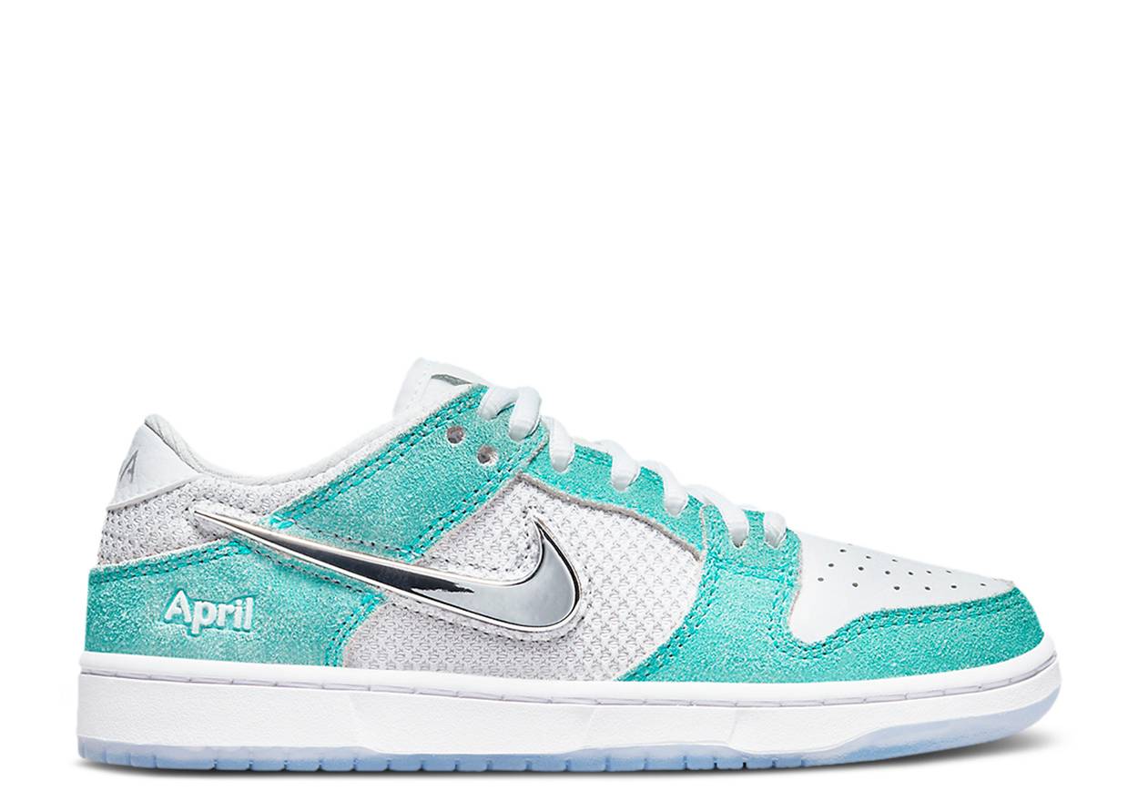 NIKE SB DUNK LOW APRIL