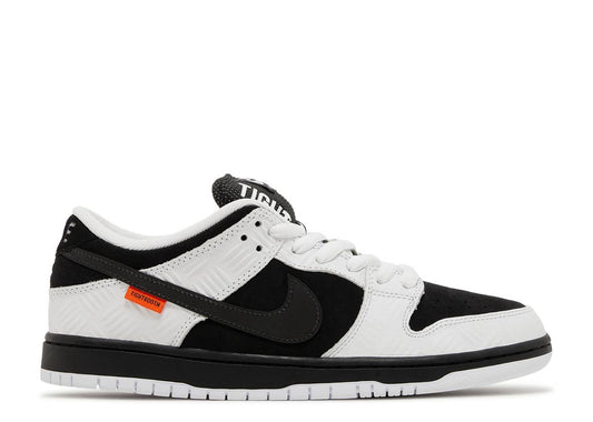 Nike - Dunk Low SB x TIGHTBOOTH